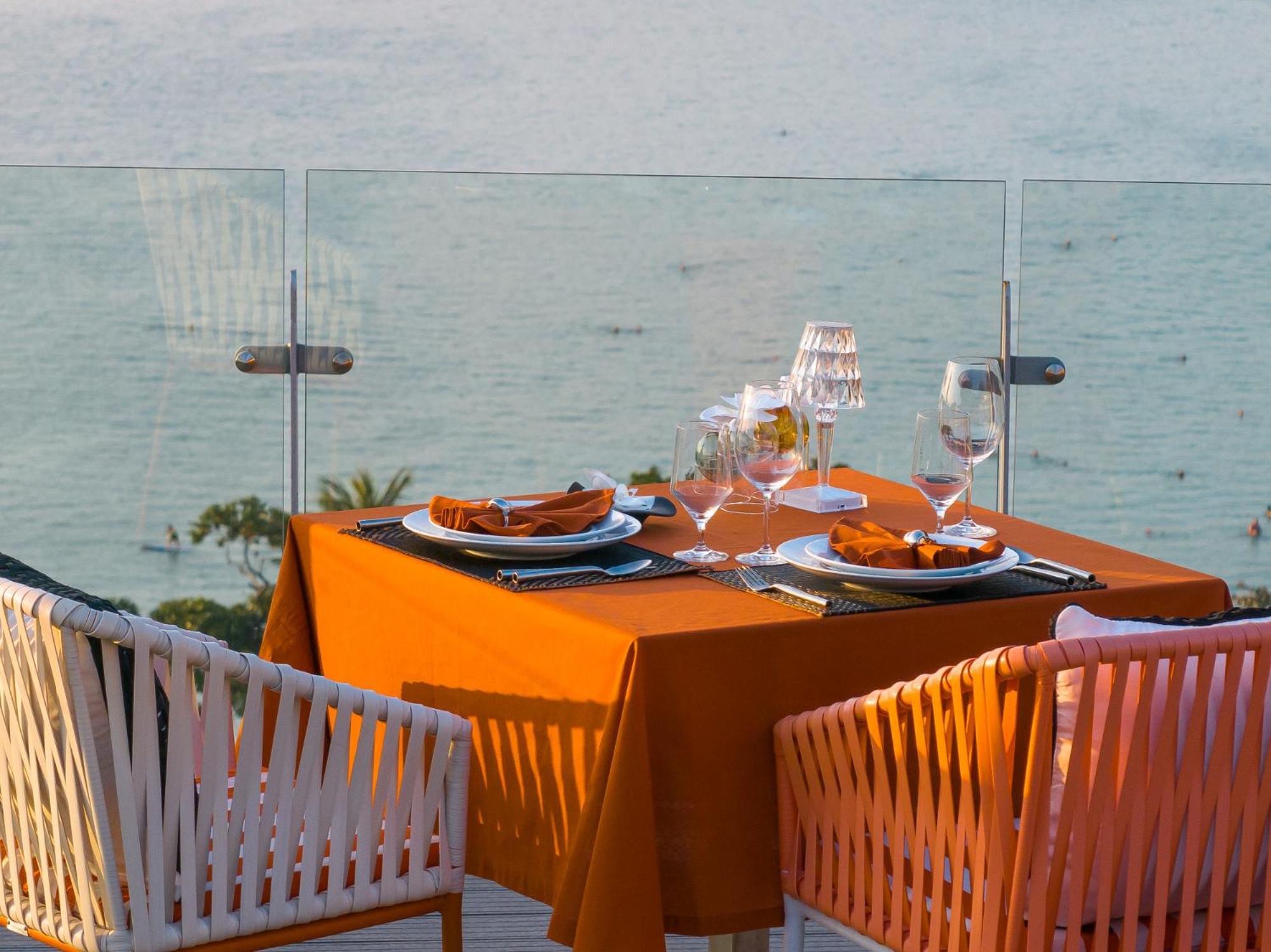 The Sis Kata Resort - Adult Only Bagian luar foto